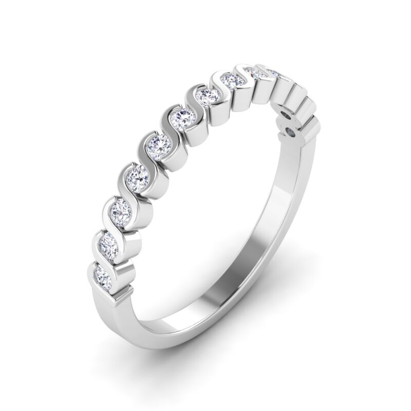 Luminous Charm: Round Diamond Ring