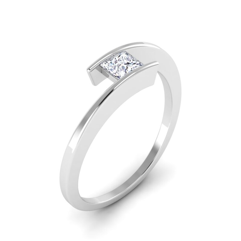 Royal Radiance: Princess Cut Diamond Ring